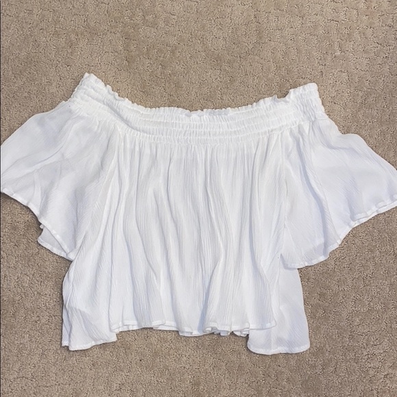 White kimchi blue off the shoulder flowy top! - Picture 2 of 4